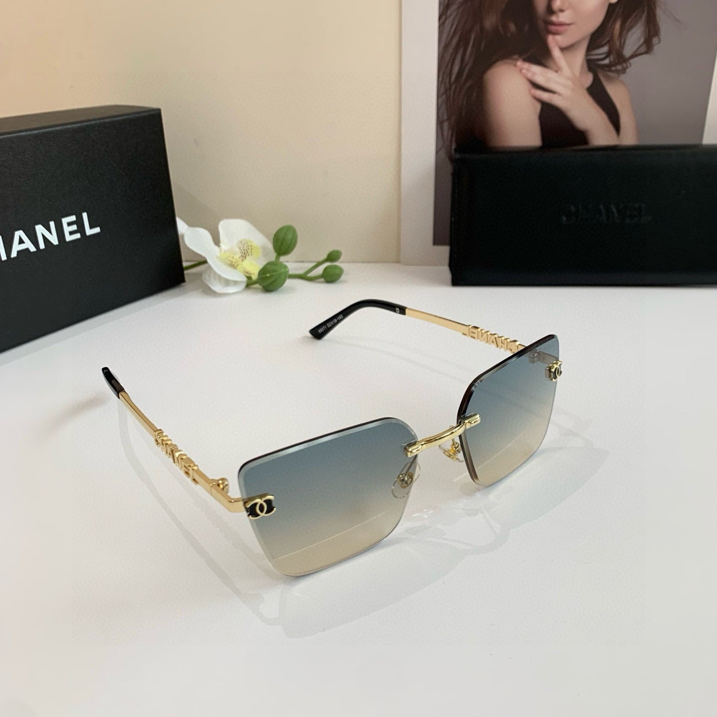 Gradient Square Rimless Sunglasses